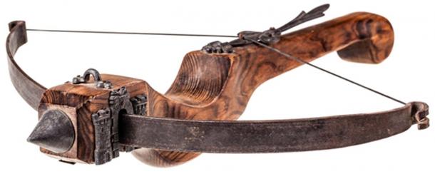 Medieval Crossbow. (Dario Lo Presti / Adobe)