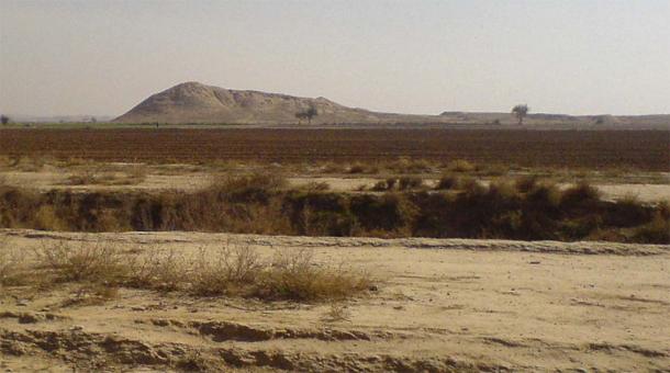The Mesopotamian clay balls were found at the Chogha Mish site in Western Iran, a Chalcolithic settlement which was occupied from about 6800 BC. (Public domain)
