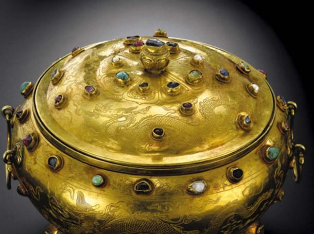 Ming Dynasty Gold Tripod Vessel