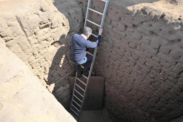 Minister of Tourism and Antiquities, Dr. Khaled El-Enany, visiting the newly discovered tombs in Egypt. (Egyptian Ministry of Tourism and Antiquities)
