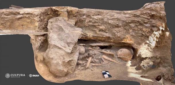 A 1,500-year-old intact Mixtec tomb was unearthed during road works in San Juan Ixcaquixtla. (INAH)