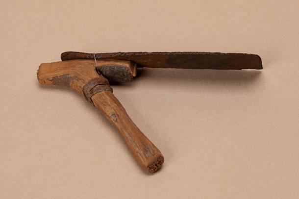 Model of an adze (Public Domain)