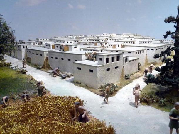 Model of the Çatalhöyük settlement at the Museum for Prehistory in Thuringia. (Wolfgang Sauber / CC BY-SA 4.0)