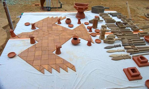 Modern replica of utensils and falcon shaped altar used for Agnicayana, an elaborate shrauta ritual originating from the Kuru Kingdom, around 1000 BC. (Arayilpdas/CC BY SA 3.0)