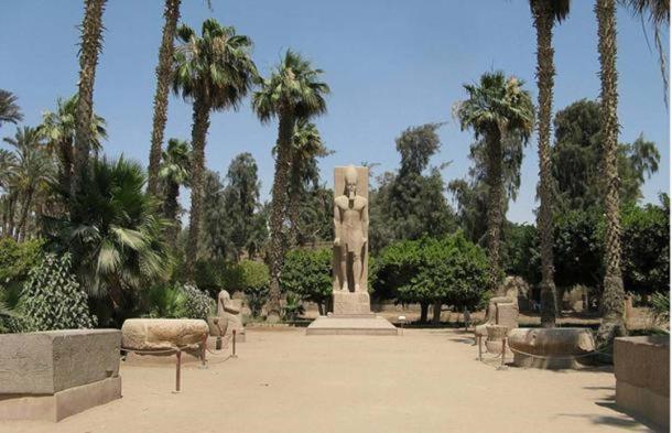 Monuments from the ancient city of Memphis. (Gabriel Indurskis/CC BY NC 2.0)