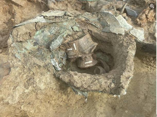 More indistinct artifacts in the tomb. (University of Bologna/ Città di Corinaldo)