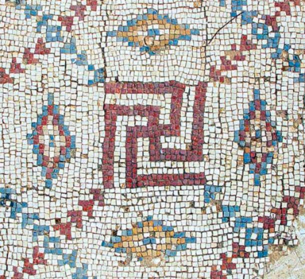 Esvástica de mosaico en la iglesia bizantina excavada de Shavei Tzion (Israel). (Etan J. Tal / CC BY-SA 3.0)