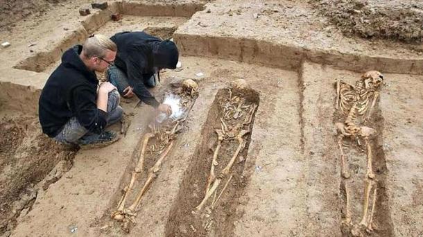 Archaeologists working on the graves of Napoleonic soldiers discovered in the German city of Frankfurt