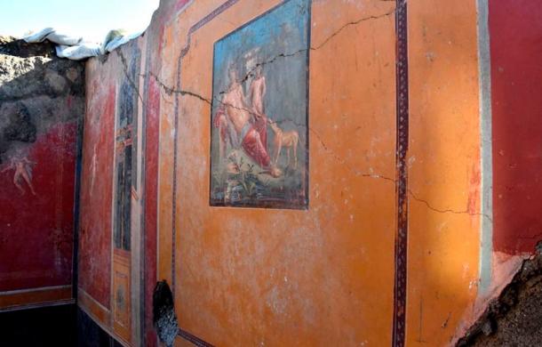 The Narcissus fresco is now almost complete and looks as if it was only painted in recent years because of its vivid colors