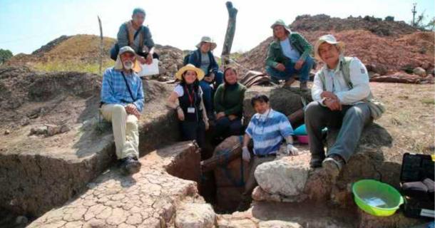 The National University of San Marcos and the Ethnographic Museum of Japan team, pictured here, that discovered the Pacopampa priest’s tomb have been working at the site since 2005. (Peruvian Ministry of Culture)