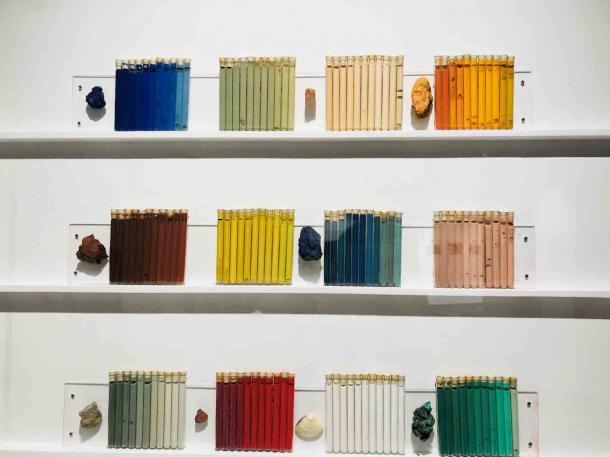 The natural minerals used to make the paint pigments used in the Buddhist cave temple paintings of Cave 465. (Hiroooooo / CC BY-SA 4.0)