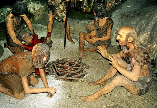 Neanderthals wore clothes, controlled fire, and lived in shelters. (Victuallers / CC BY-SA 3.0)