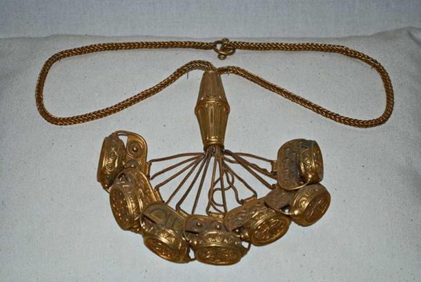Necklace with pendants from the hoard. (Public Domain)