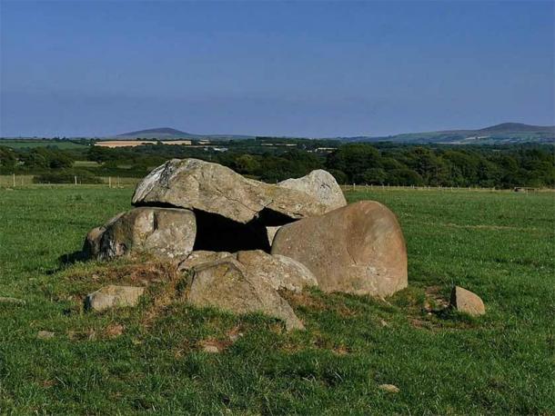El dolmen neolítico de Trellyffaint (Helge Klaus Rieder / Dominio público)