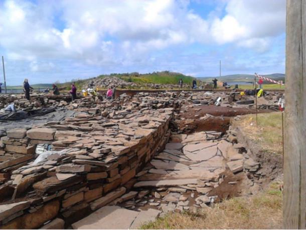 Ness of Brodgar dig looking almost due south along the west wall of structure #1.