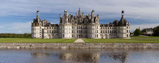 Northwest façade of the Château de Chambord.