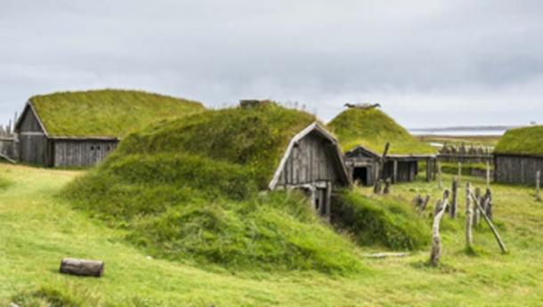 One of Moen’s arguments regarding gender roles was that some of the grave goods items were also found in houses. (serg_did / Adobe Stock)