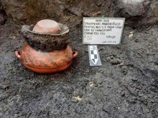 One of the funerary urns found at the Mexico City site.  (INAH)