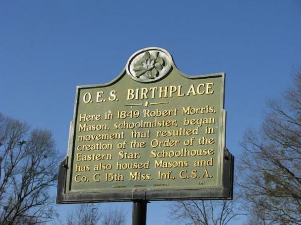 Signo: Lugar de nacimiento de la Orden de la Estrella del Este. Eureka Masonic College (The Little Red School House) en el condado de Holmes, Mississippi. (Natalie Maynor/CC BY 2.0)