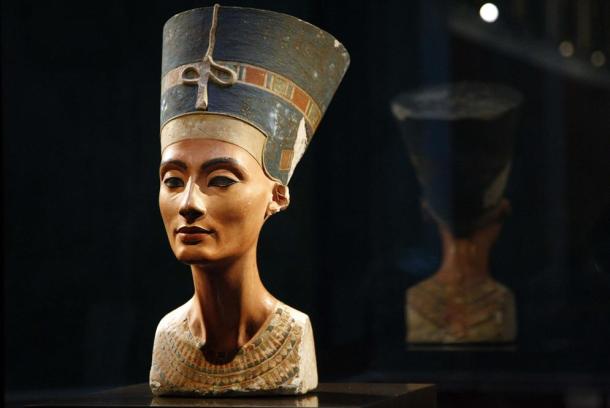 Queen Nefertiti iii (Berlin, Neues Museum) by Egisto Sani 