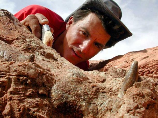 Paleontologist Paul Sereno in action. (Oregon State University / CC BY-SA 2.0)