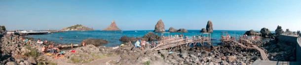 Panorama of the Cyclopean isles in Aci Trezza. With no cyclops in sight, it’s all sun and fun on the coast of Sicily. (Albert Izeme / CC BY NC ND 2.0)