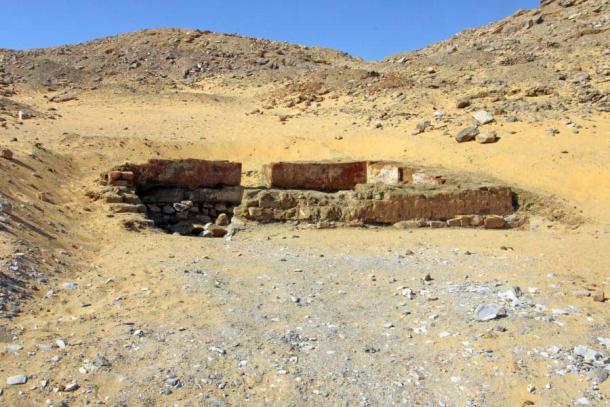 Vista panorámica de la tumba grecorromana recientemente descubierta (AGH032) en el oeste de Asuán, cerca del moderno mausoleo de Aga Khan. (Misión Egipcio-Italiana (EIMAWA))