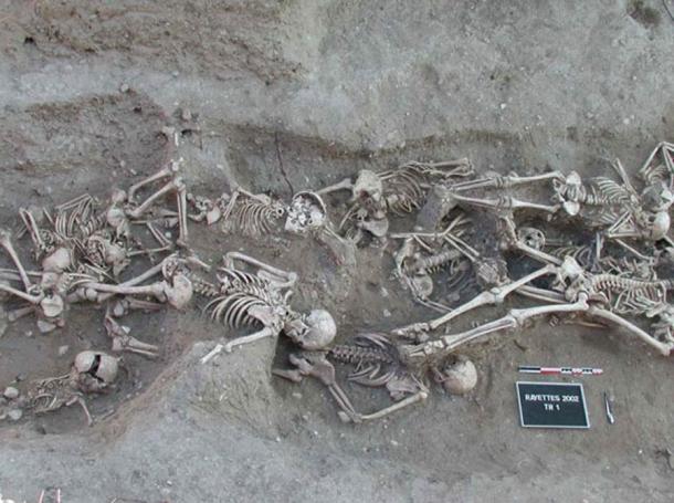 Personas que murieron de peste bubónica en una fosa común de 1720 a 1721 en Martigues, Francia. (S. Tzortzis / Dominio público)