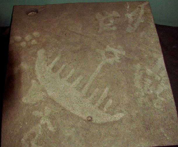 Petroglyph concrete cast (CC BY-SA 3.0)