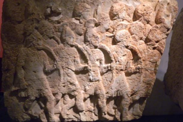 Phalanx on the tomb of Pericles, one of the leaders of the Great Satraps' Revolt. (पाटलिपुत्र / CC BY-SA 2.0)