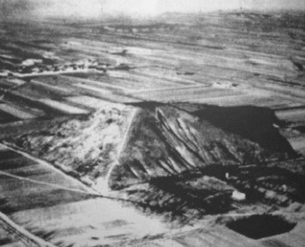 Photograph published in New York Times, May 30 1947, supposedly taken by James Gaussman, which was later identified to be the Maoling burial mound in Xingping.