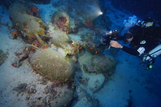 Photographing large Pontic amphoras that date to the Roman Period by Vasilis Mentogianis