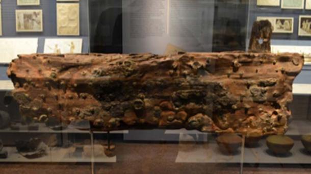 Piece of a wooden plank from the Antikythera Shipwreck, from the lower part of the ship's hull. (Dan Diffendale / CC BY-SA 2.0)