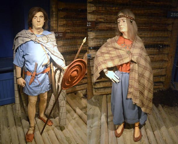 Pomeranian culture costumes exhibited at the Archaeological Museum of Kraków.
