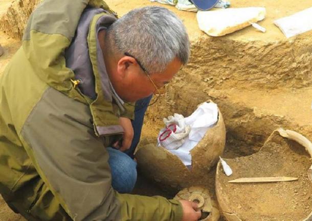 Pots and other food containers were found as well as the eggs. (Xinhua News)