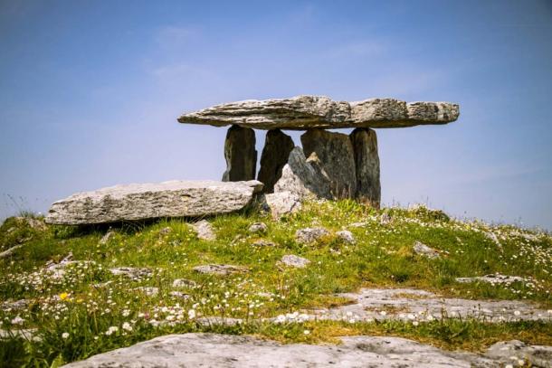 Poulnabrone-Dolmen, Clare, Ireland (Fotolia)