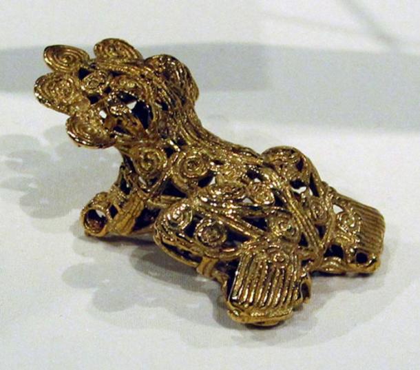 Pre-Columbian gold frog found in a burial at Playa Venada after Lothrop’s initial report. (Image: CC BY 3.0)