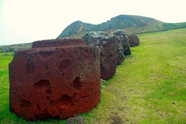 Pukao stones are the ‘hats’ of the moai. (Image: Carl Lipo)