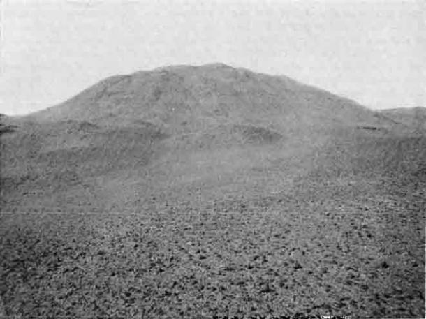 La pirámide de capas, ubicada dentro de la necrópolis de Zawiyet El Aryan.  (Dominio publico)