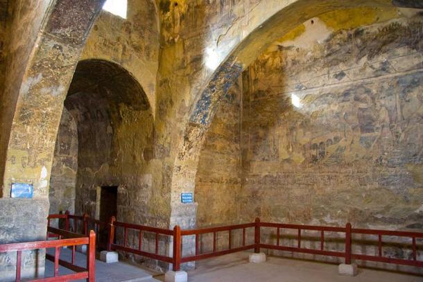 The Qasr Amra frescos in Jordan, with the Six Kings of the Earth just right of the center. (David Bjorgen / CC BY-SA 4.0)