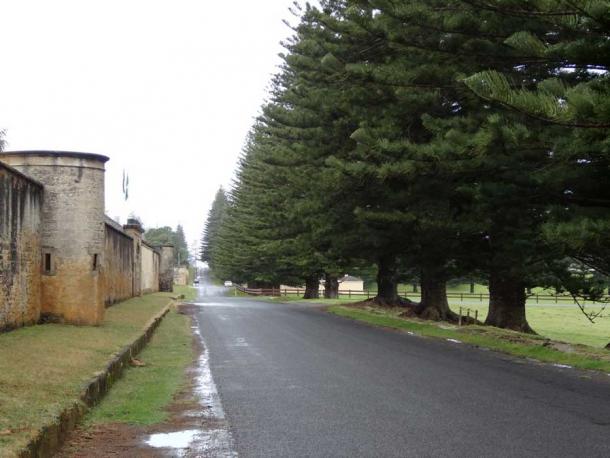 Quality Row - officers lived in private houses and the soldiers lived in barracks. (Denisbin/ CC BY 2.0)