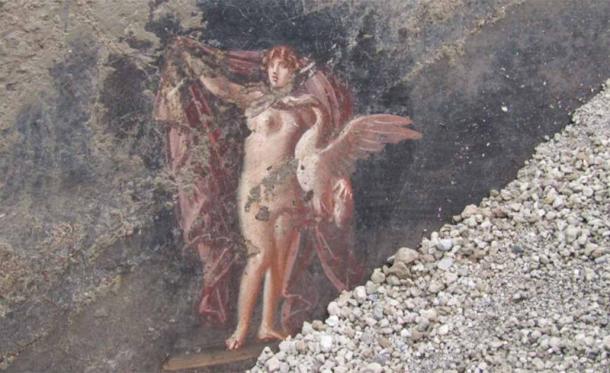 Queen Leda being seduced by Zeus in the form of a swan. (Archaeological Park of Pompeii)