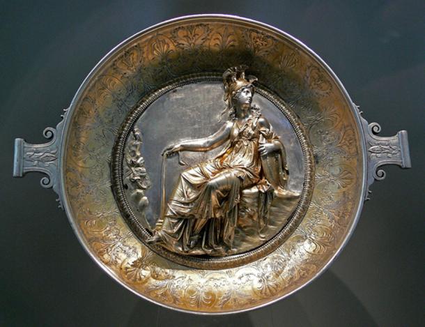Raised-relief image of Minerva on a Roman gilt silver bowl, first century BC showing Minerva in-tack. (Andreas Praefcke / Public Domain)