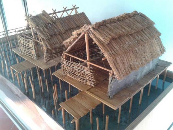Reconstruction of a Polada culture stilt settlement. (Livia T99 / CC BY-SA 3.0)