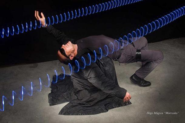 Recreation of the Matrix Bullet Time scene. (Iñigo Mujika/CC BY NC SA 2.0)