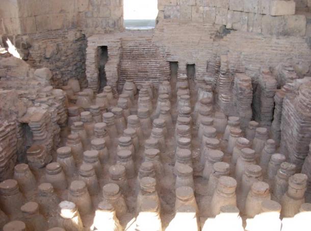 Restos de baños romanos en Israel