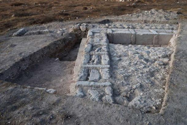 Remains of the structure indicate that it was intentionally dismantled, possibly by the Hasmoneans (Image: Dane Christensen)