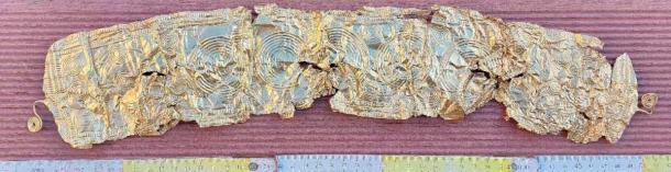 I ricercatori ritengono che la fibbia della cintura d'oro risalga alla metà della tarda età del bronzo.  (Muzeum Bruntál)