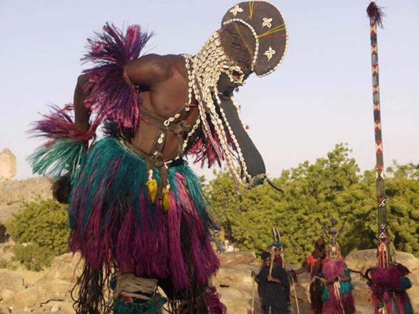 Ritual dance of Dogon County (Gleeson, G / CC BY 2.0)