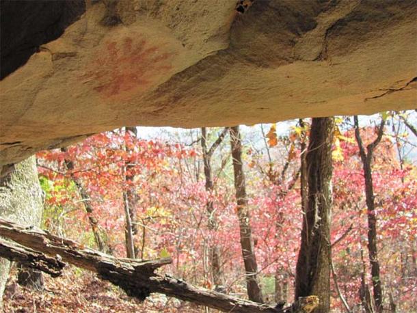 Rock Art at Petit Jean (Donald P. Higgins, Jr. / CC BY-SA 4.0)
